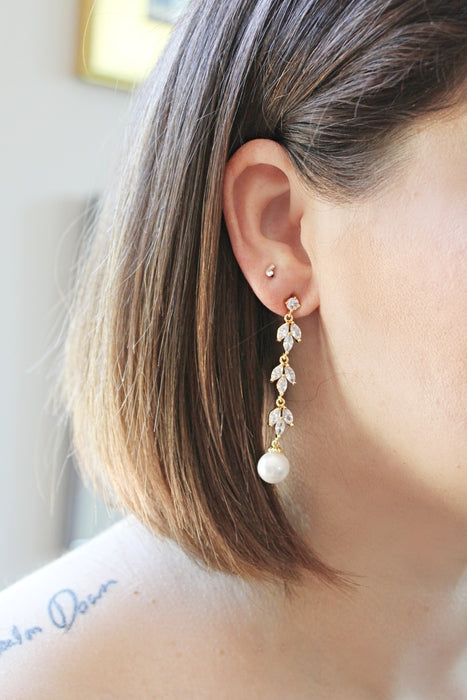My Pearl - Pearl Bridal Earrings | Leaf Wedding Earrings | Bridesmaid Earrings - Amelie Owen Collections