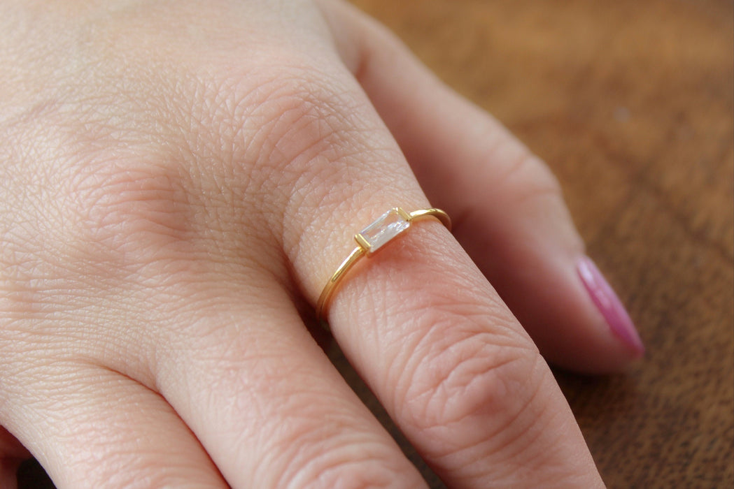 Ring Arthur - Baguette Ring | Stacking Ring | Minimalist Gold Ring - Amelie Owen Collections
